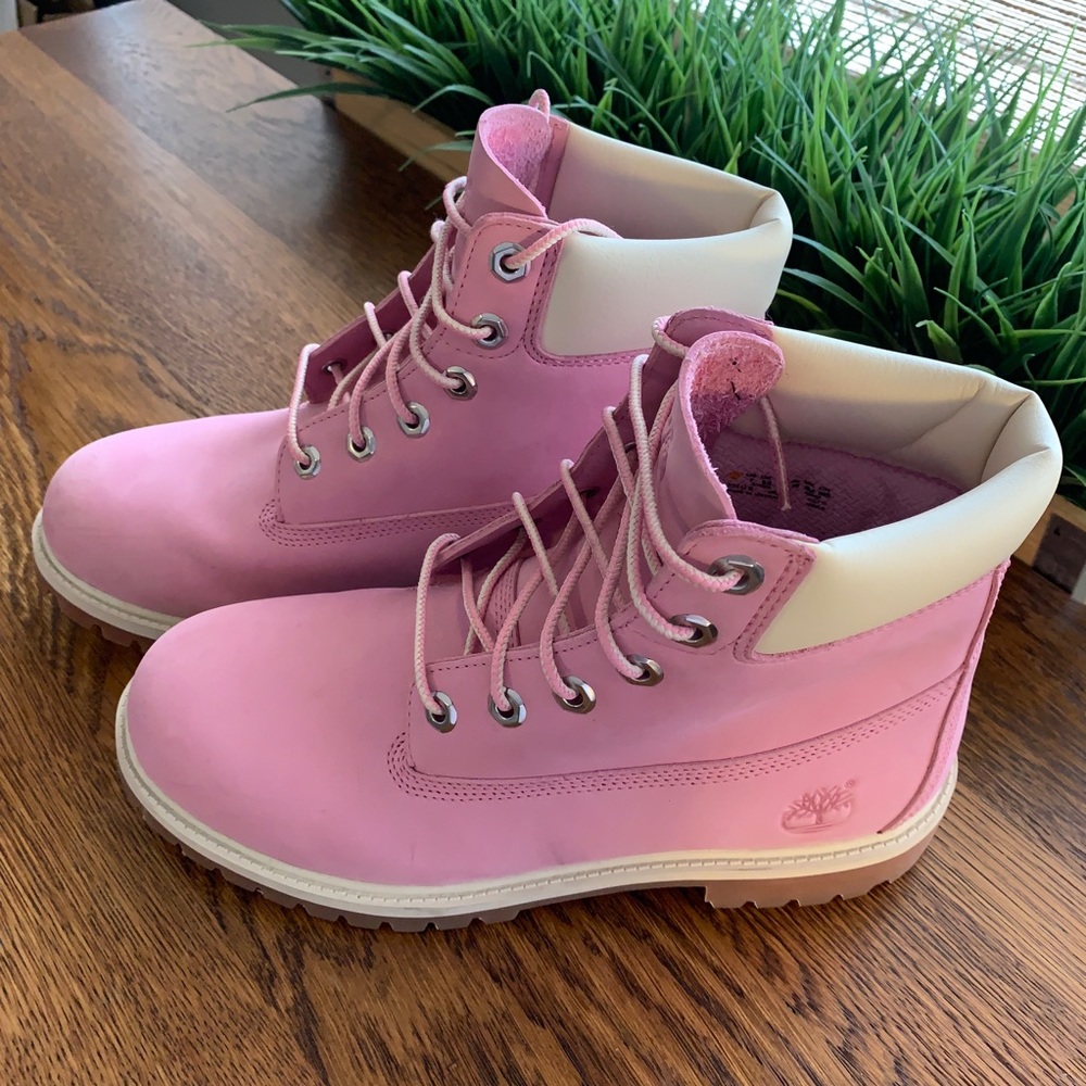 Pink woman’s timberlands!